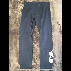NIKE crop leggings size small